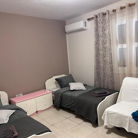 Ptolemaidos Cosy Family Apartment Larnaca Exterior foto